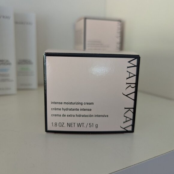 Mary Kay Intense Moisturizing Cream - Picture 3 of 3